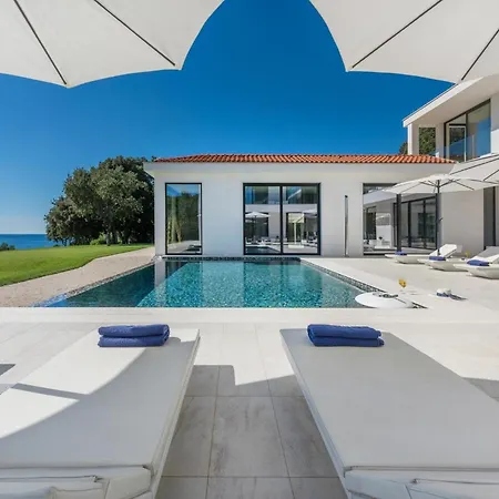 Stunning Seafront House In Istria Magnifique Contemporary 5 Bedroom Sauna And Gym Direct Access To Sea