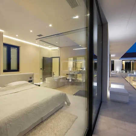 빌라 Stunning Seafront House In Istria Magnifique Contemporary 5 Bedroom Sauna And Gym Direct Access To Sea *