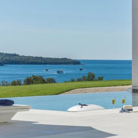 Stunning Seafront House In Istria Magnifique * فيرسار