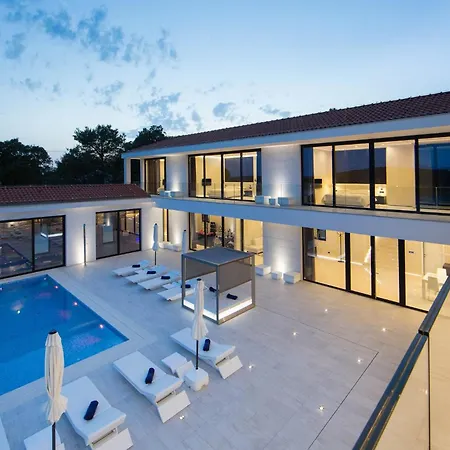 Stunning Seafront House In Istria Magnifique فيلة