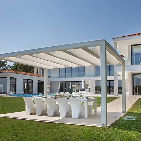 Stunning Seafront House In Istria Magnifique 빌라 *